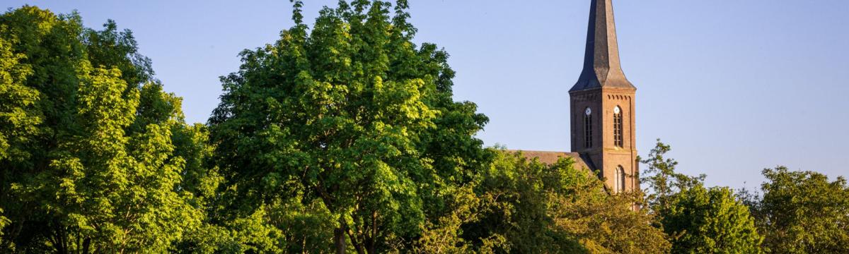 Foto der St. Martinus Kirche in Qualburg