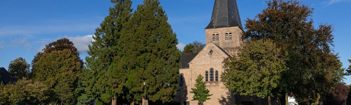 Foto der St. Markus Kirche in Schneppenbaum