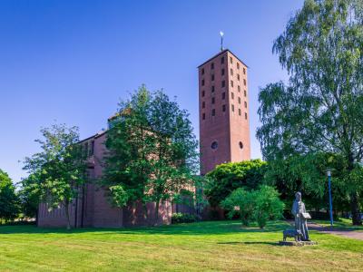 Foto der St. Antonius Kirche in Hau