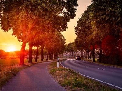Foto der Sommerlandstr. in der Dämmerung